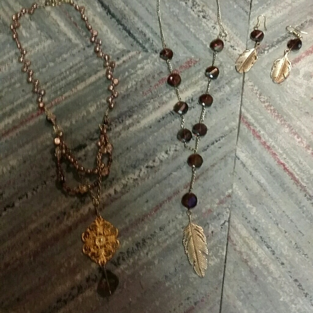 Neckalace and earring set